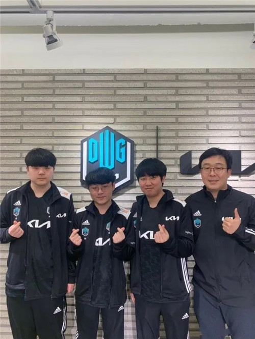 客场遭激光 客场遭激光